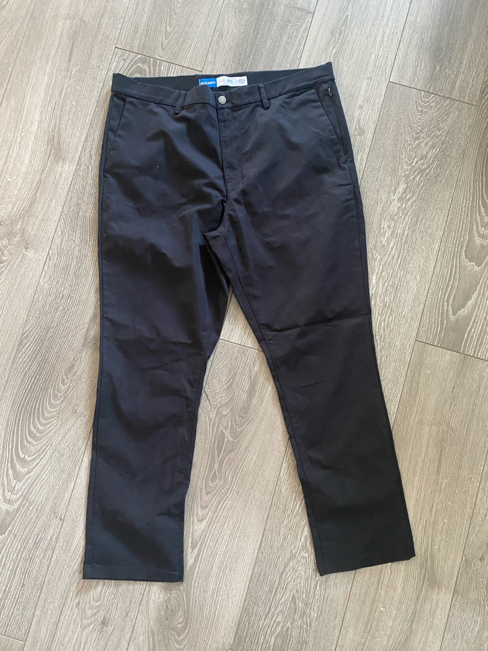 Old Navy Men's Black Straight-Leg Pants - Classic Everyday Wear